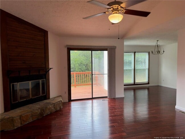 Building Photo - 5960 Laguna Dr