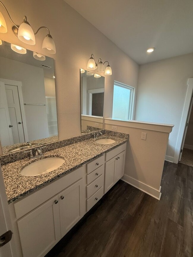 Building Photo - 4 bedroom 3 FULL bath home in Shoal River Landing...AVAILABLE JUNE 2026!
