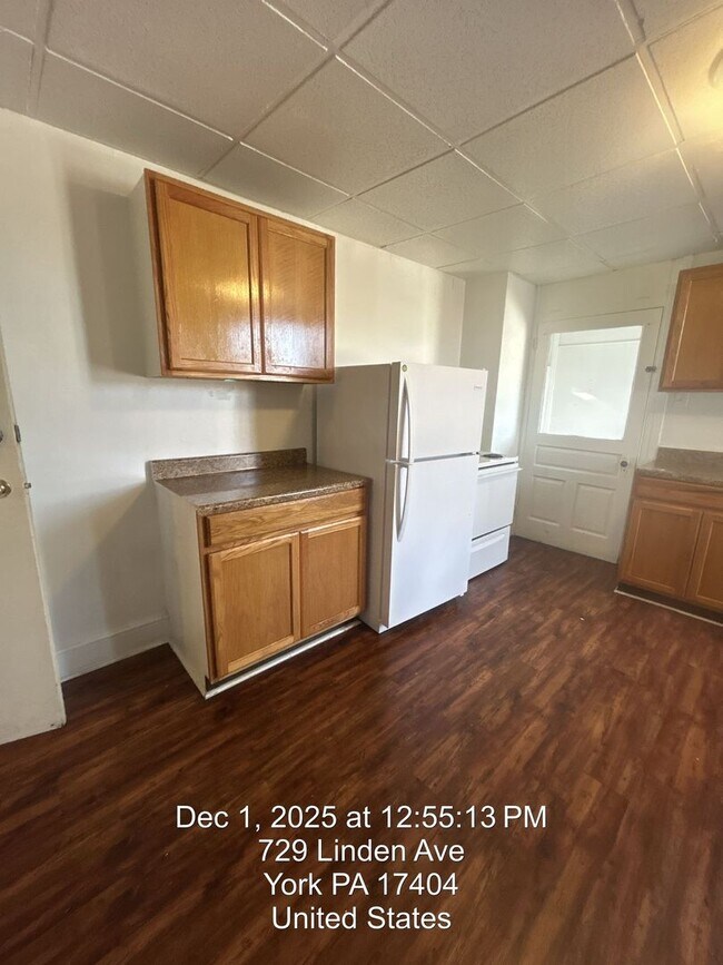 Building Photo - 727 Linden Ave