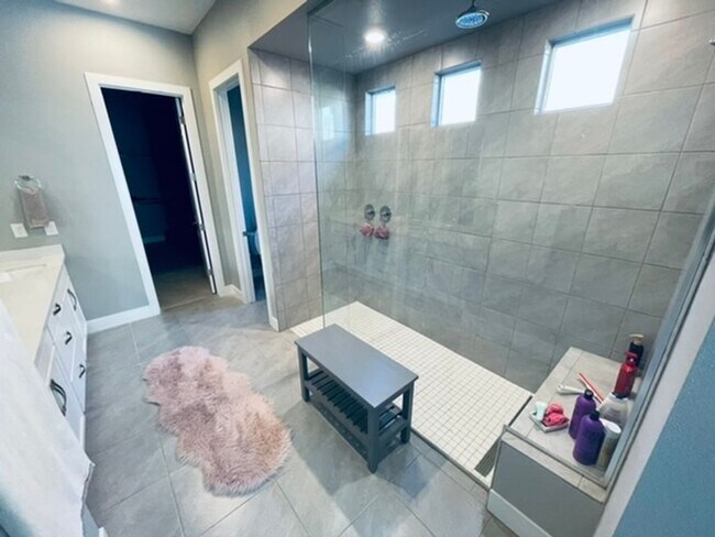 Building Photo - Absolutely beautiful single story home in a “Lake Las Vegas” GATED COMMUNITY!!!