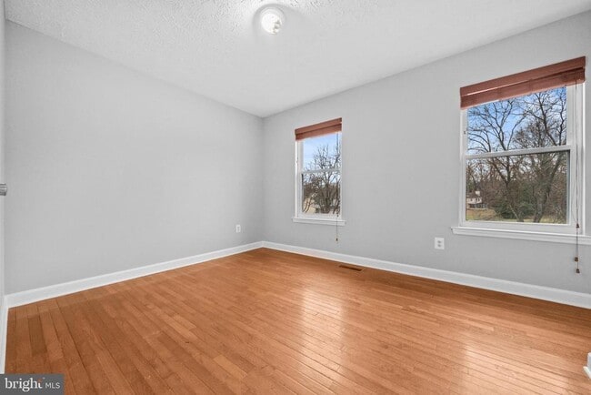 Building Photo - 915 Cypress Point Cir