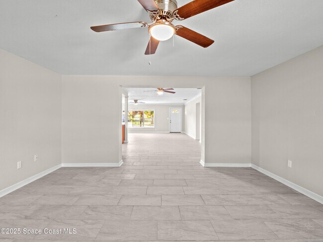 Building Photo - 7740 Pine Lake Dr