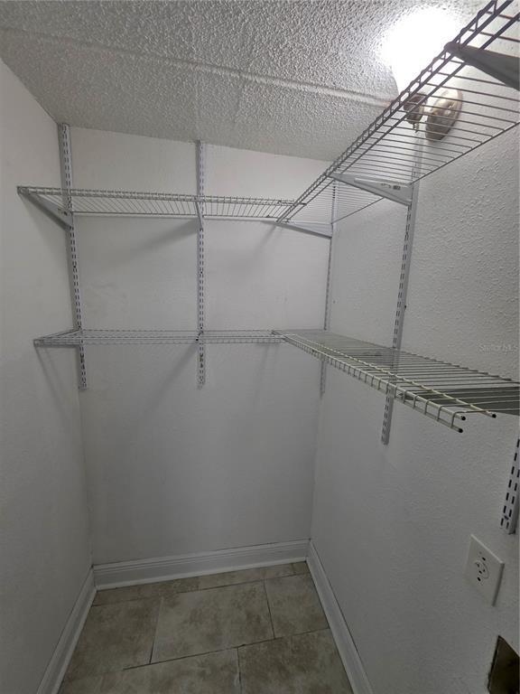 Building Photo - 3821 N Oak Dr