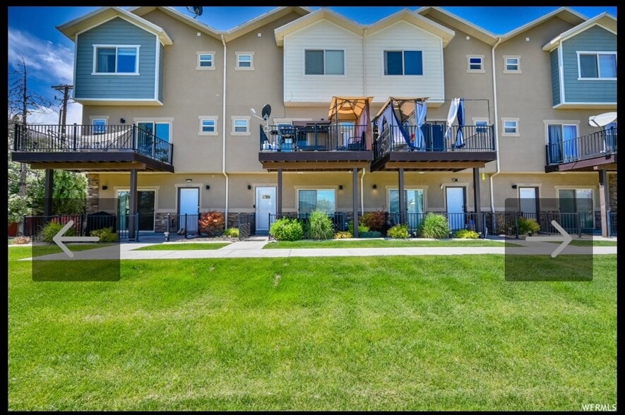Building Photo - 3887 1530 W