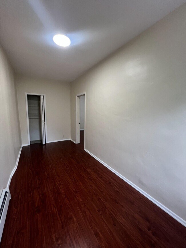 Building Photo - 123 Collard St