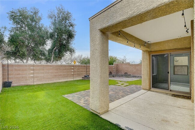 Building Photo - 4229 W Galapagos Ave