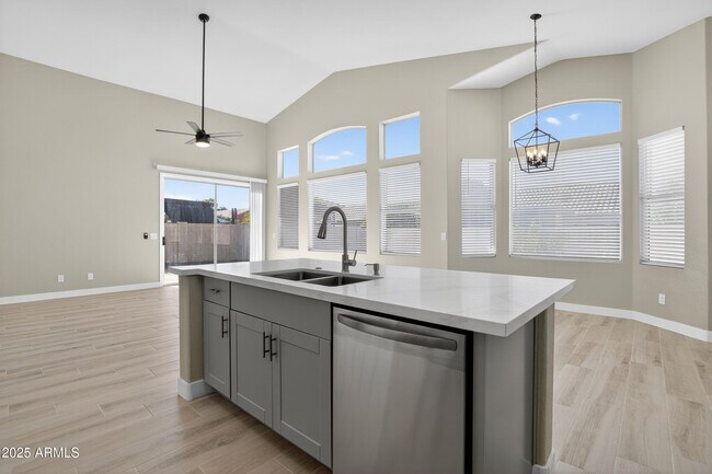 Building Photo - 11517 W Laurelwood Ln