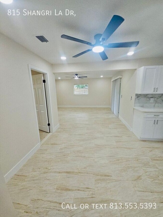 Building Photo - 815 Shangri La Dr