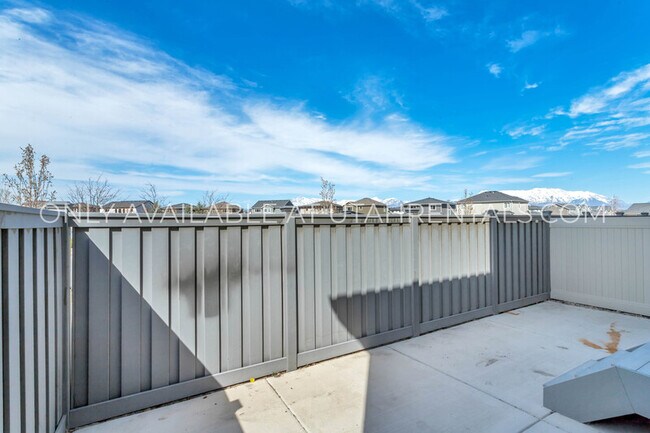 Building Photo - 4249 E Hl Vw Dr