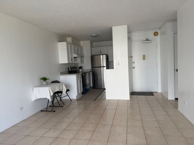 Primary Photo - Newly Renovated 2 Bedrooms, 2 Full Baths w...