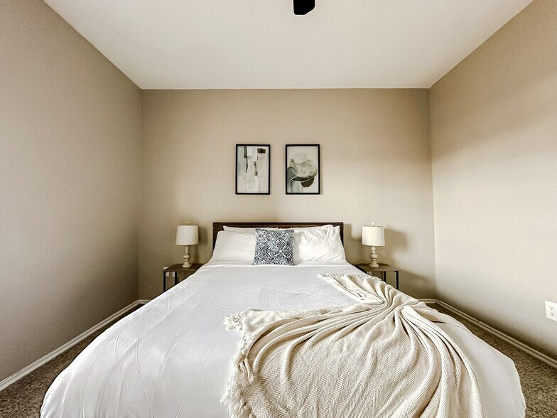 Building Photo - 6225 Saratoga Blvd