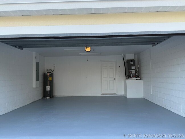 Building Photo - 1566 SE Sutton St
