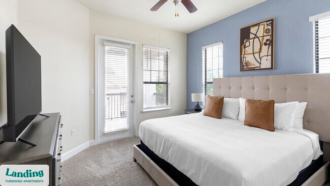 Building Photo - 6101 N Riverside Dr