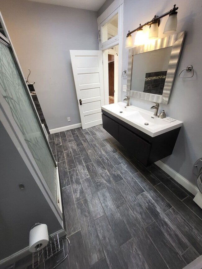 Building Photo - 2619 St Paul St