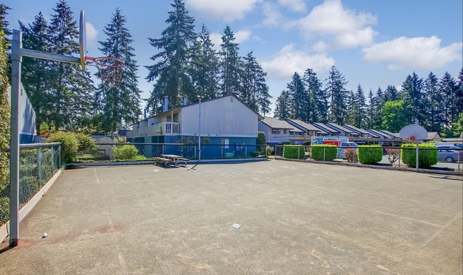 Building Photo - Fully Renovated AUBURN condo