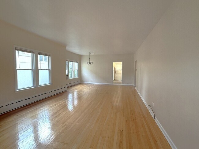 Building Photo - 544 Arlington Ave