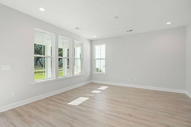 Building Photo - 3 Bedroom 2.5 Bathroom House in Hawthorne Landing - Goose Creek