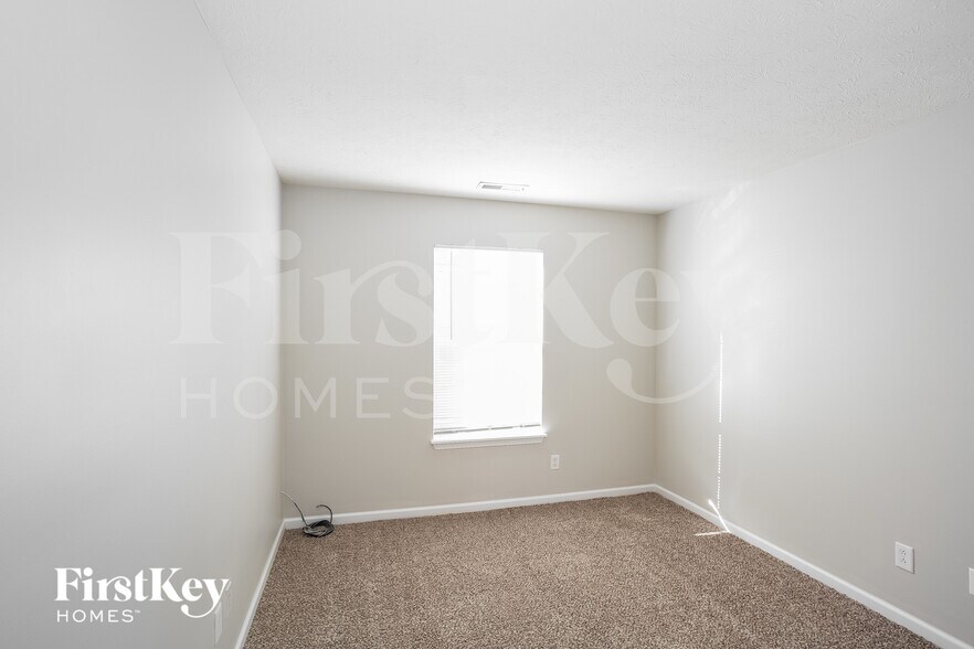 Building Photo - 10622 Deercrest Ln