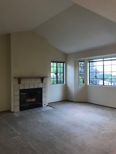 Building Photo - Great 2 Bedroom 2 Bath Condo in Seaside