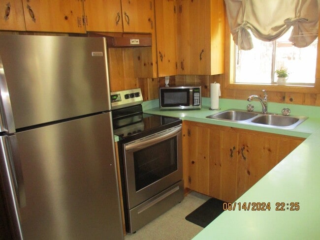 Building Photo - 622 S Cottontail Lane Pinetop, AZ 85935