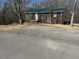 Building Photo - 3552 Crawford Dr SE