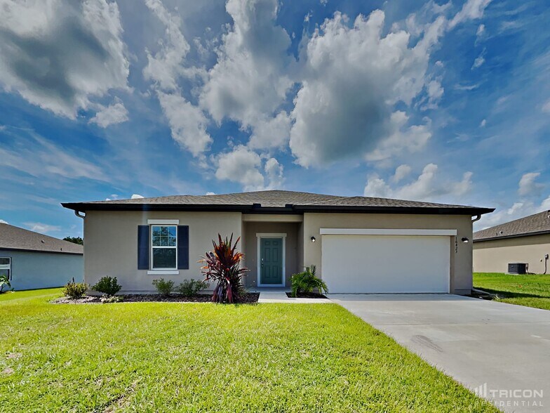 Building Photo - 16423 Blooming Cherry Dr