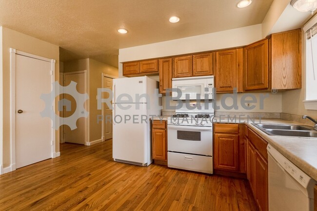 Building Photo - !!!PRICE IMPROVMENT!!! CALL US TODAY AT (5...