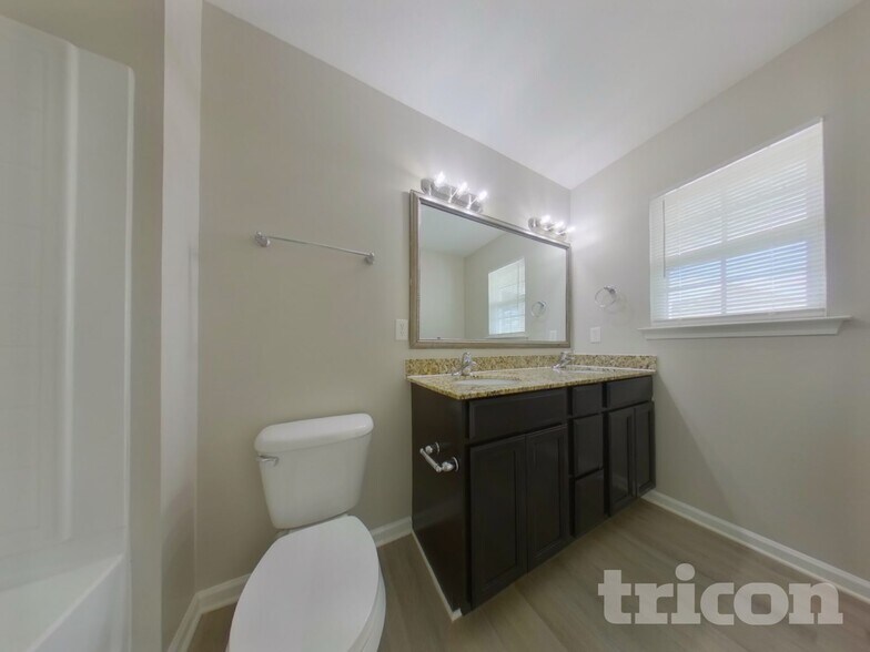 Building Photo - 344 Longfellows Ln