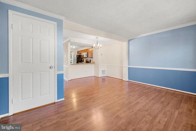 Building Photo - 8439 Lazy Creek Ct