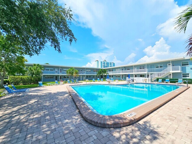 Building Photo - Fully Furnished 2 Bedroom 2 Bath St. Pete ...