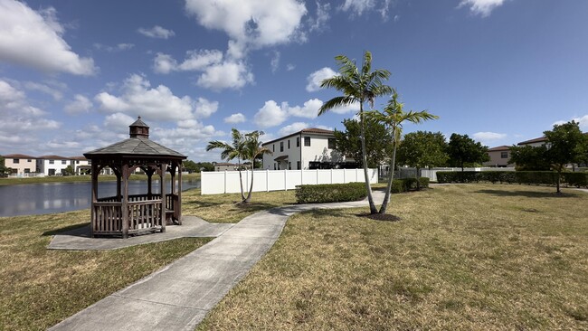 Building Photo - 4230 Napoli Lake Dr