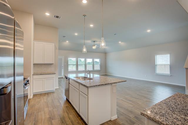 Building Photo - 3613 Bluestem Blvd