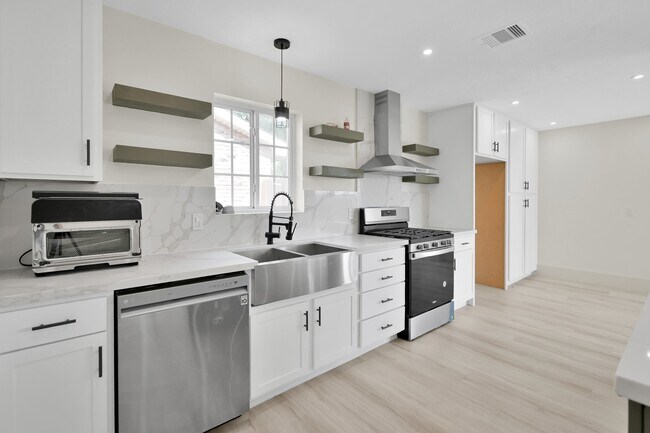 Building Photo - 6026 Willowbend Blvd