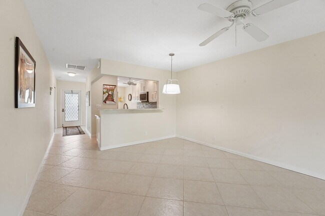 Building Photo - 1080 Mahogany Way