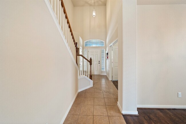 Building Photo - 14818 Fall Creek Preserve Dr