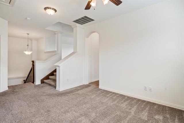 Building Photo - 546 El Camino Dr