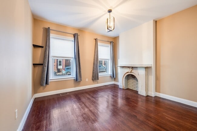 Building Photo - 110 N St