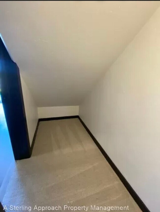 Building Photo - Close to Micron! Luxury Town Home With Two...