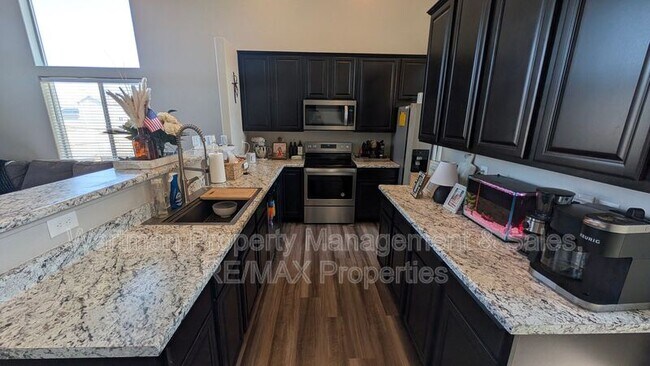 Building Photo - 6452 Vedder Dr