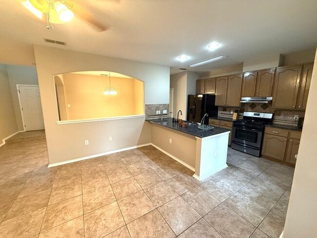 Building Photo - 9310 Albany Dr