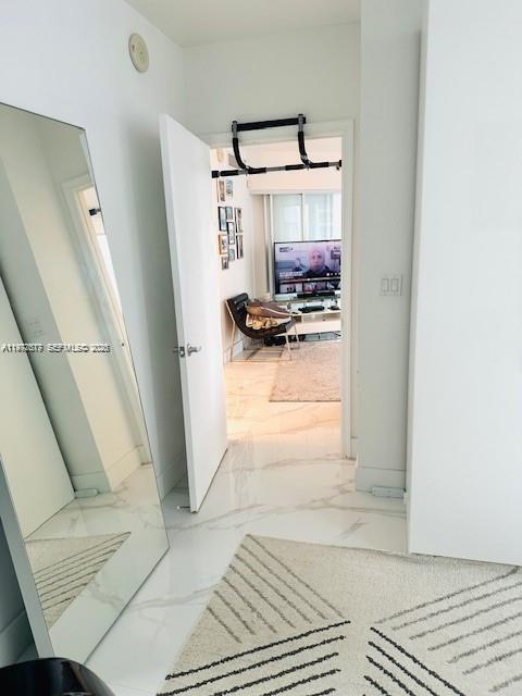 Building Photo - 1750 N Bayshore Dr