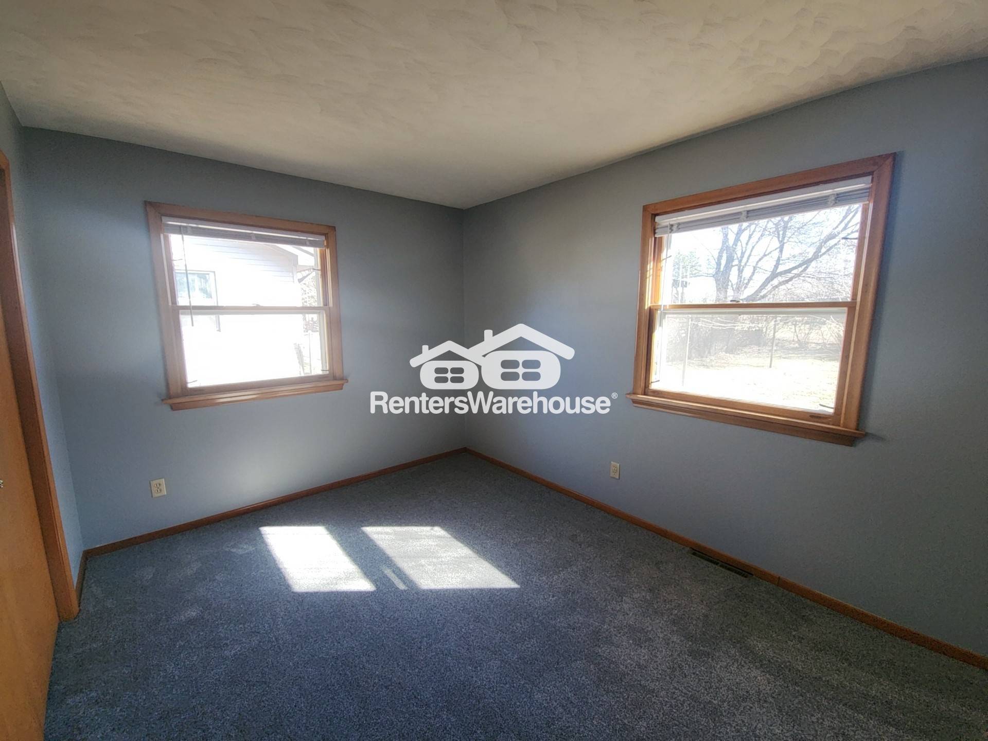 Building Photo - 732 E Lincoln Rd