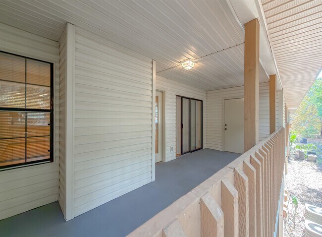 Building Photo - 1104 Greentree Ct