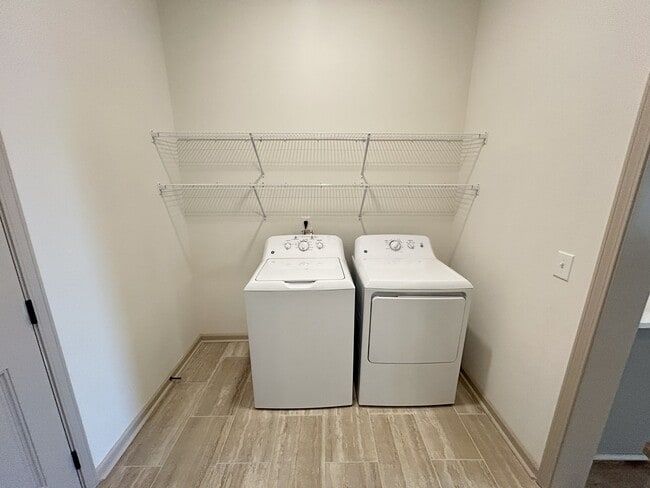 Building Photo - 9508 Dakota Dr