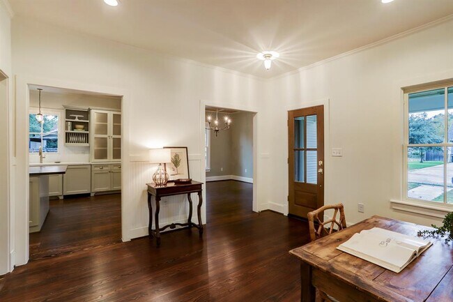 Building Photo - 138 Lakeview Dr