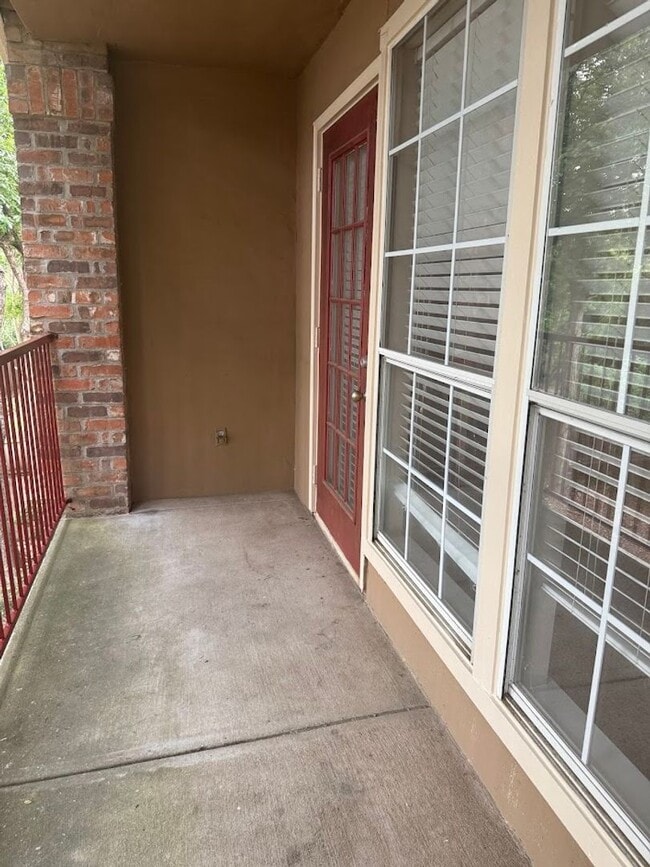 Building Photo - 2 BD with Garage - Dog Park - Resort Pool ...