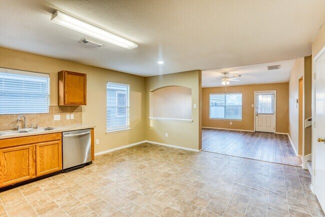 Building Photo - 8223 Wainwright Way