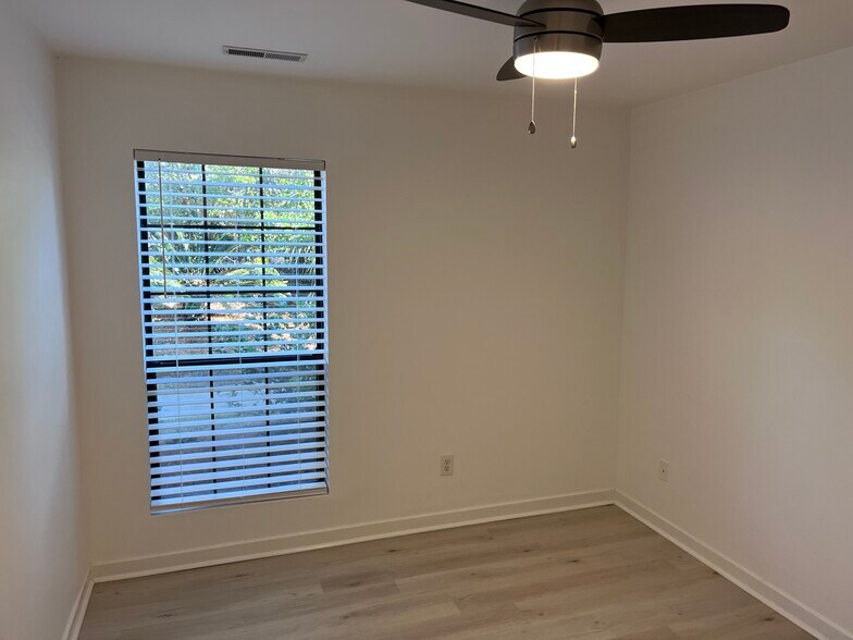 Building Photo - 344 Sandpiper Dr