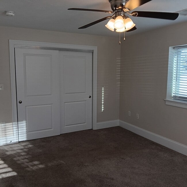 Building Photo - 339 Center St