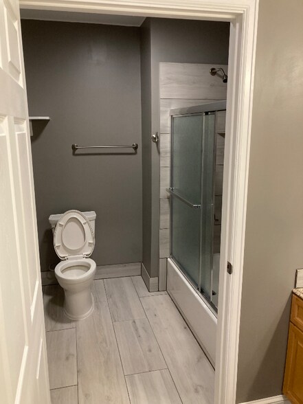 Building Photo - 4105 Edith Dr